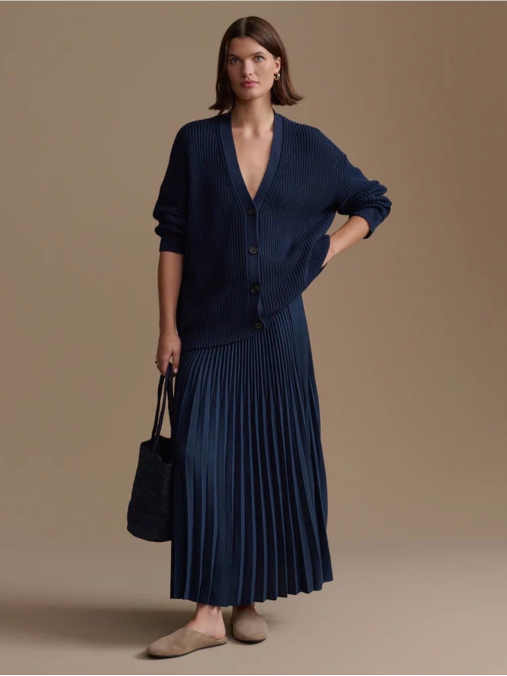 Jenni Kayne Navy Ribbed V‑Neck Button Cardigan - Picture 1 of 6